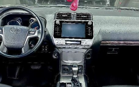 Toyota Land Cruiser Prado 150 рестайлинг 2, 2017 год, 5 150 000 рублей, 13 фотография