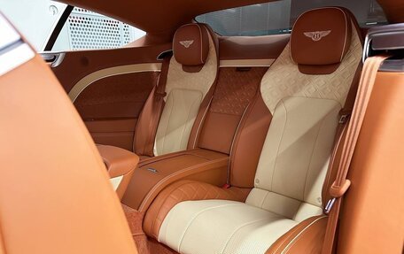 Bentley Continental GT III, 2018 год, 21 000 000 рублей, 15 фотография