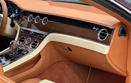 Bentley Continental GT III, 2018 год, 21 000 000 рублей, 19 фотография