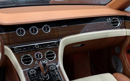 Bentley Continental GT III, 2018 год, 21 000 000 рублей, 27 фотография