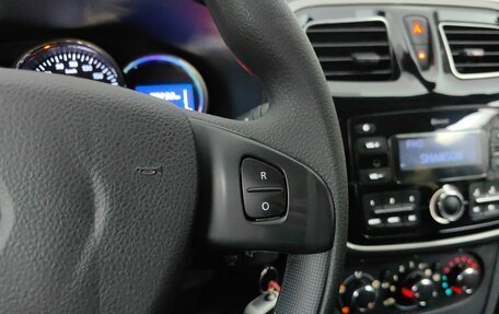 Renault Logan II, 2018 год, 899 000 рублей, 18 фотография