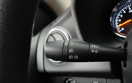 Renault Logan II, 2018 год, 899 000 рублей, 19 фотография