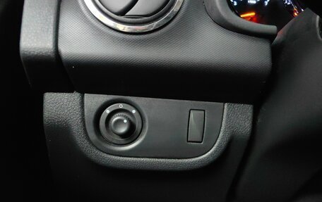 Renault Logan II, 2018 год, 899 000 рублей, 22 фотография