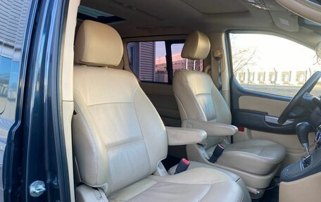 Hyundai Grand Starex Grand Starex I рестайлинг 2, 2017 год, 2 900 000 рублей, 24 фотография