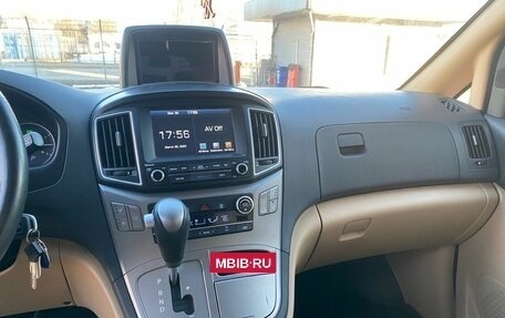 Hyundai Grand Starex Grand Starex I рестайлинг 2, 2017 год, 2 900 000 рублей, 18 фотография