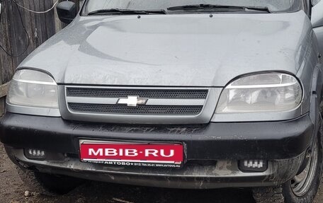 Chevrolet Niva I рестайлинг, 2005 год, 230 000 рублей, 1 фотография