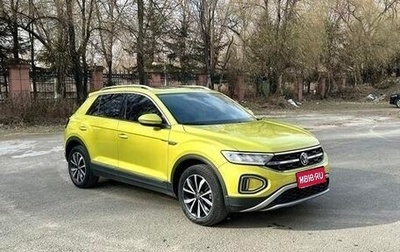 Volkswagen T-Roc I, 2023 год, 1 930 000 рублей, 1 фотография