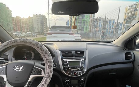 Hyundai Solaris II рестайлинг, 2012 год, 690 000 рублей, 11 фотография