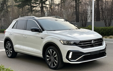 Volkswagen T-Roc I, 2023 год, 1 892 000 рублей, 3 фотография