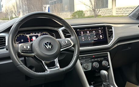 Volkswagen T-Roc I, 2023 год, 1 892 000 рублей, 8 фотография