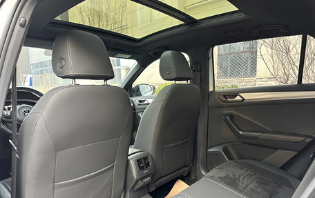 Volkswagen T-Roc I, 2023 год, 1 892 000 рублей, 12 фотография