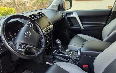 Toyota Land Cruiser Prado 150 рестайлинг 2, 2023 год, 5 100 000 рублей, 11 фотография