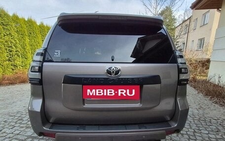 Toyota Land Cruiser Prado 150 рестайлинг 2, 2023 год, 5 100 000 рублей, 5 фотография