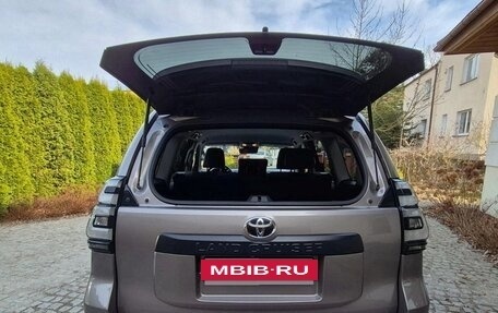 Toyota Land Cruiser Prado 150 рестайлинг 2, 2023 год, 5 100 000 рублей, 7 фотография