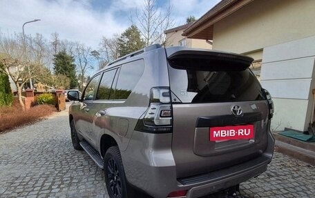 Toyota Land Cruiser Prado 150 рестайлинг 2, 2023 год, 5 100 000 рублей, 4 фотография