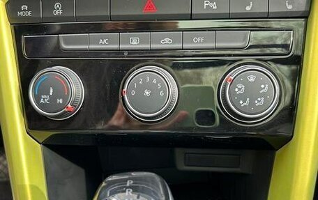 Volkswagen T-Roc I, 2023 год, 1 930 000 рублей, 15 фотография