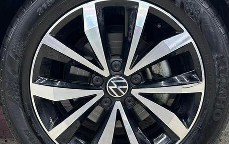 Volkswagen T-Roc I, 2023 год, 1 930 000 рублей, 10 фотография