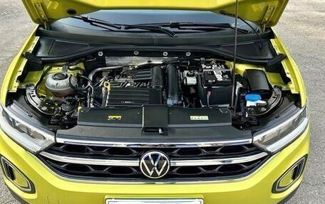 Volkswagen T-Roc I, 2023 год, 1 930 000 рублей, 17 фотография