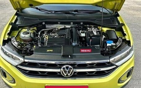 Volkswagen T-Roc I, 2023 год, 1 930 000 рублей, 16 фотография