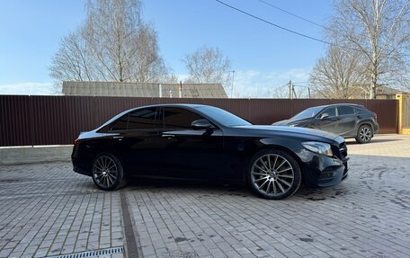 Mercedes-Benz E-Класс, 2017 год, 3 100 000 рублей, 4 фотография