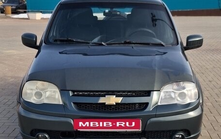 Chevrolet Niva I рестайлинг, 2017 год, 630 000 рублей, 3 фотография