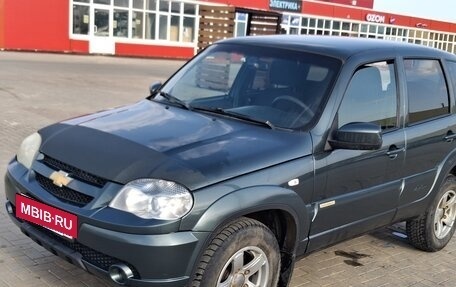 Chevrolet Niva I рестайлинг, 2017 год, 630 000 рублей, 2 фотография