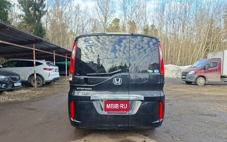 Honda Stepwgn IV, 2017 год, 1 650 000 рублей, 2 фотография