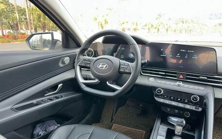 Hyundai Elantra, 2025 год, 1 800 123 рублей, 10 фотография