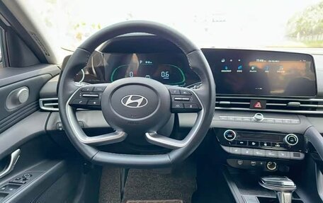 Hyundai Elantra, 2025 год, 1 800 123 рублей, 9 фотография