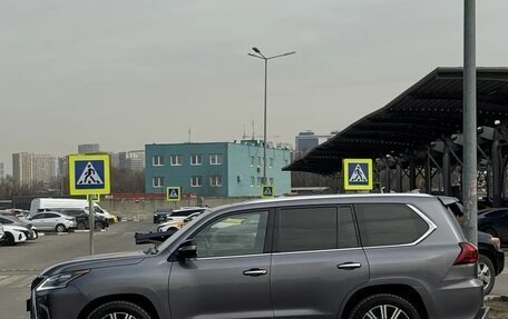 Lexus LX III, 2017 год, 9 300 000 рублей, 2 фотография