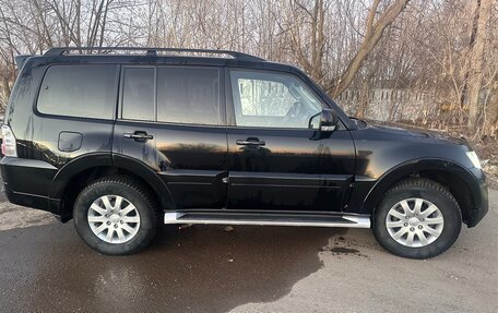 Mitsubishi Pajero IV, 2013 год, 2 370 000 рублей, 2 фотография