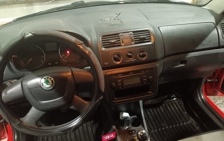 Skoda Fabia II, 2012 год, 450 000 рублей, 7 фотография