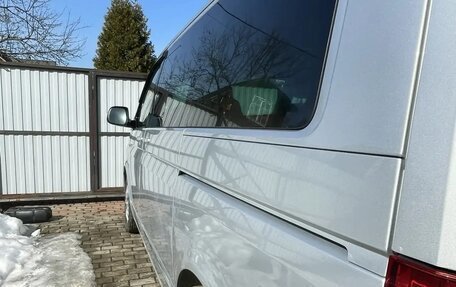 Volkswagen Multivan T6 рестайлинг, 2018 год, 3 990 000 рублей, 5 фотография