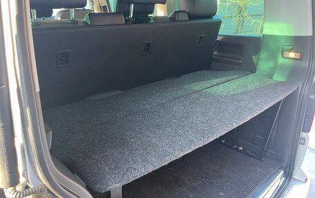 Volkswagen Multivan T6 рестайлинг, 2018 год, 3 990 000 рублей, 11 фотография