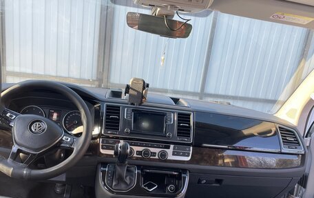 Volkswagen Multivan T6 рестайлинг, 2018 год, 3 990 000 рублей, 9 фотография