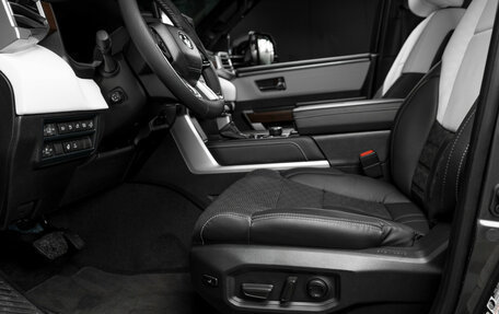 Toyota Sequoia, 2025 год, 15 950 000 рублей, 21 фотография