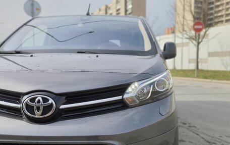 Toyota ProAce II, 2018 год, 3 650 000 рублей, 8 фотография