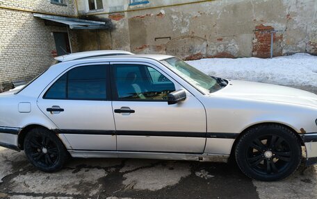 Mercedes-Benz C-Класс, 1999 год, 250 000 рублей, 2 фотография