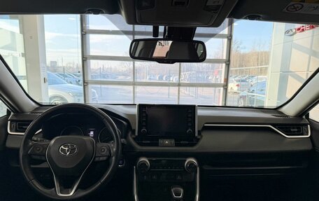 Toyota RAV4, 2021 год, 2 997 000 рублей, 10 фотография