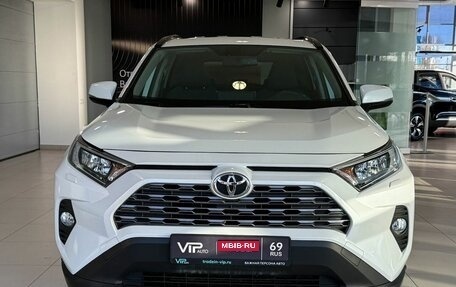 Toyota RAV4, 2021 год, 2 997 000 рублей, 2 фотография
