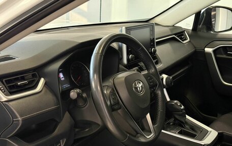 Toyota RAV4, 2021 год, 2 997 000 рублей, 7 фотография