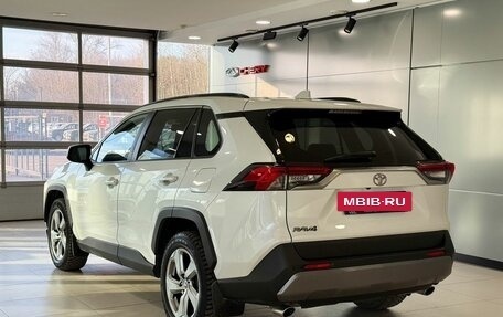 Toyota RAV4, 2021 год, 2 997 000 рублей, 4 фотография