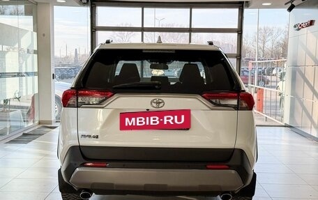 Toyota RAV4, 2021 год, 2 997 000 рублей, 5 фотография