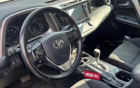 Toyota RAV4, 2018 год, 2 700 000 рублей, 5 фотография