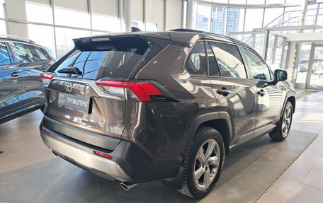 Toyota RAV4, 2021 год, 3 160 000 рублей, 6 фотография