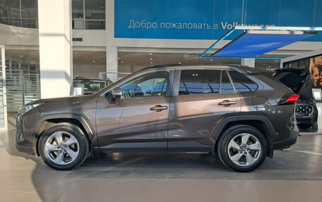 Toyota RAV4, 2021 год, 3 160 000 рублей, 10 фотография