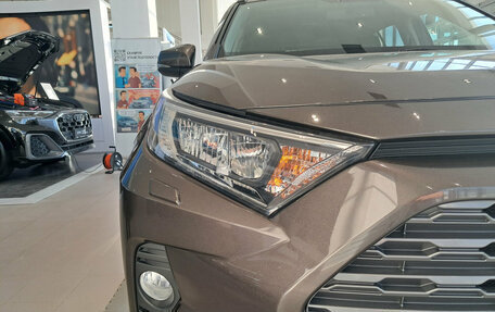 Toyota RAV4, 2021 год, 3 160 000 рублей, 21 фотография