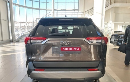 Toyota RAV4, 2021 год, 3 160 000 рублей, 7 фотография