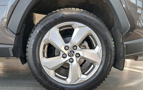 Toyota RAV4, 2021 год, 3 160 000 рублей, 22 фотография