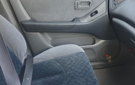 Toyota Harrier, 2000 год, 1 000 000 рублей, 12 фотография